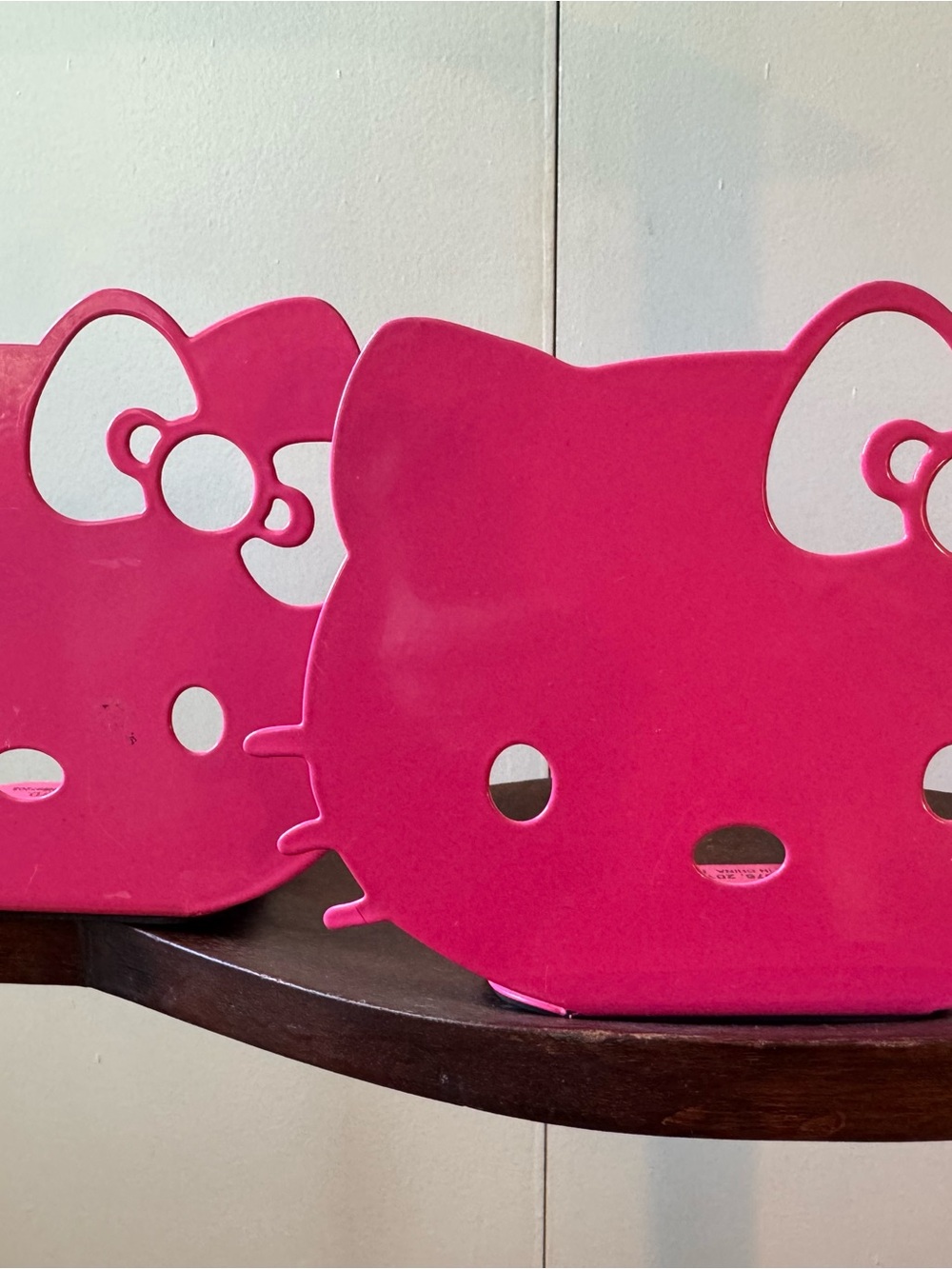 2013 Sanrio Hello Kitty Hot Pink Metal Silhouette Bookends - Pair